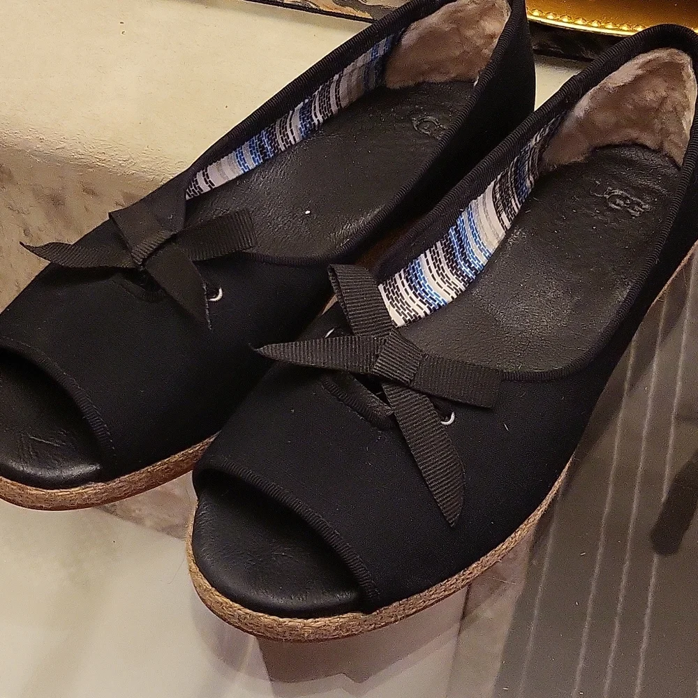 Shoes - Picture 4 of 4